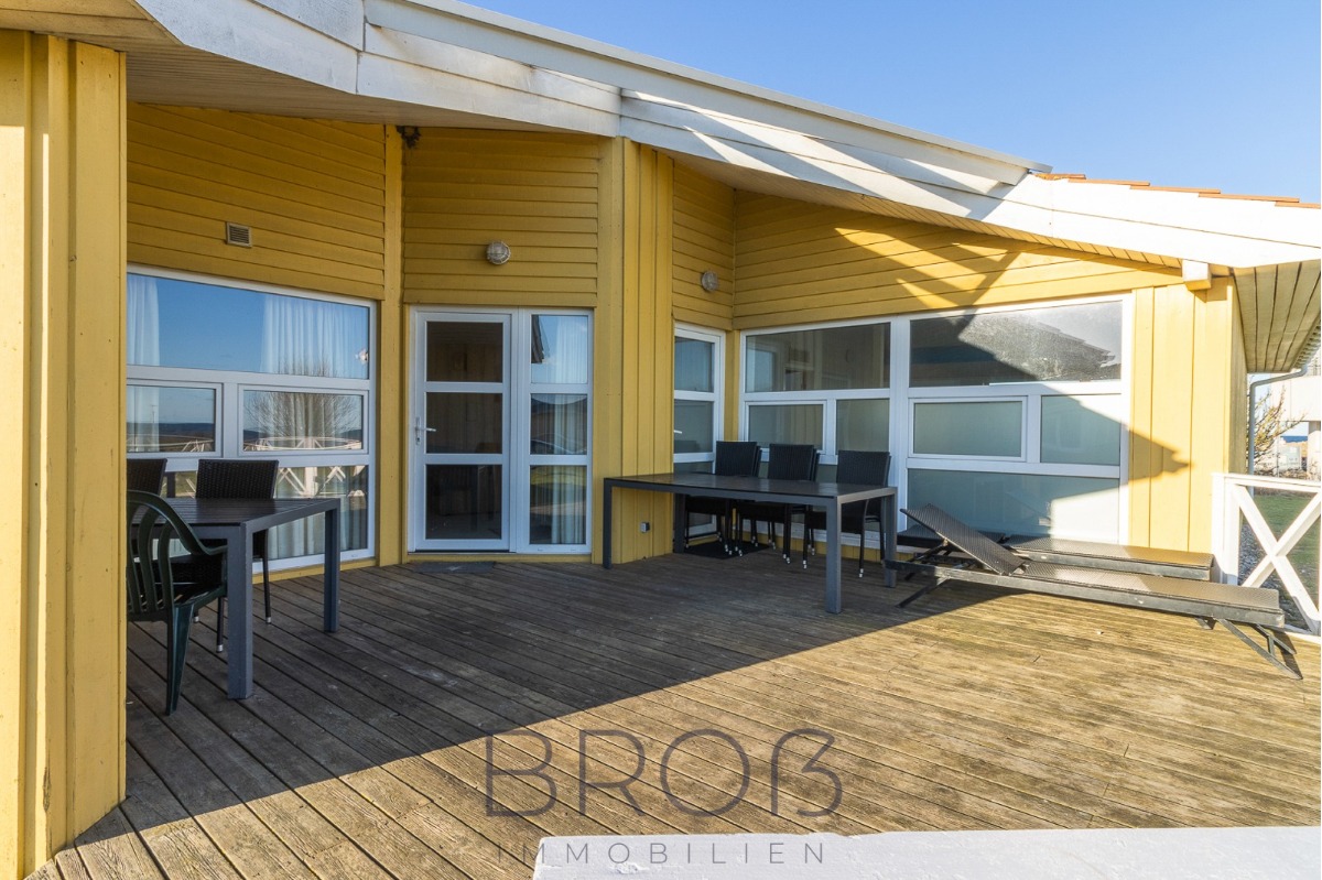 Schönhagen: Renditestarkes Ferienhaus mit 6 Schlafzimmern und saniertem Pool- und Wellnessbereich