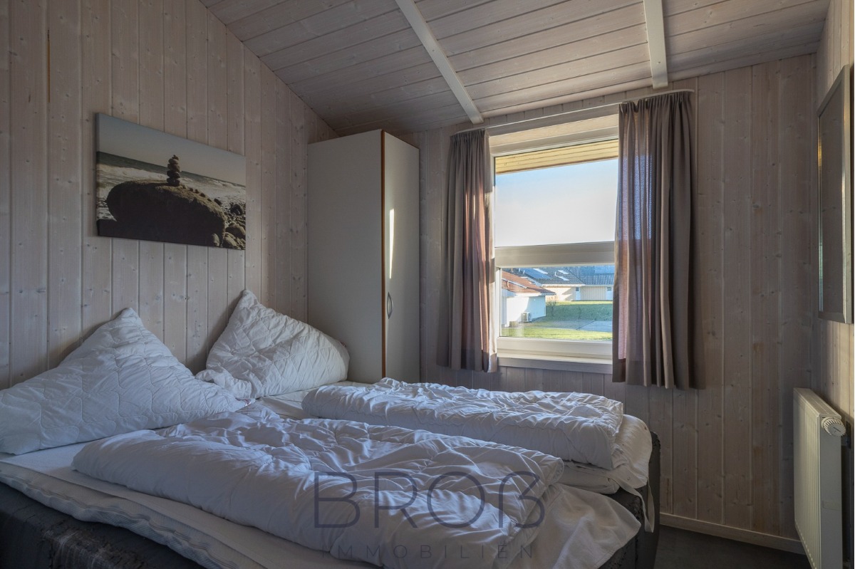 Schönhagen: Renditestarkes Ferienhaus mit 6 Schlafzimmern und saniertem Pool- und Wellnessbereich