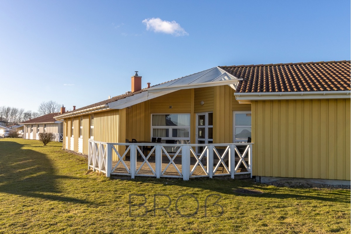 Schönhagen: Renditestarkes Ferienhaus mit 6 Schlafzimmern und saniertem Pool- und Wellnessbereich