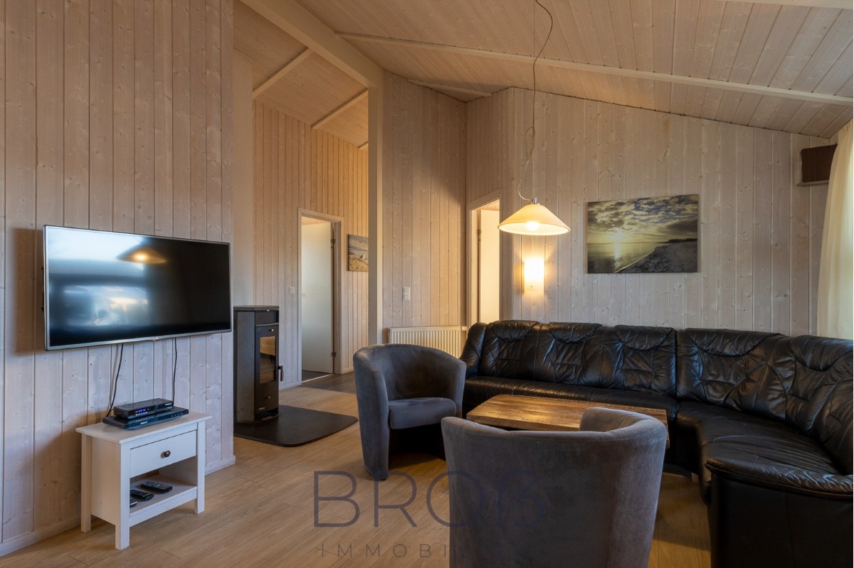 Schönhagen: Renditestarkes Ferienhaus mit 6 Schlafzimmern und saniertem Pool- und Wellnessbereich