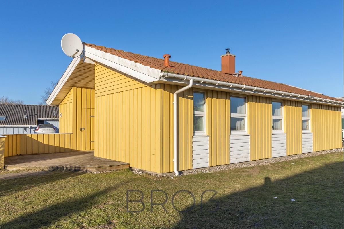 Schönhagen: Renditestarkes Ferienhaus mit 6 Schlafzimmern und saniertem Pool- und Wellnessbereich