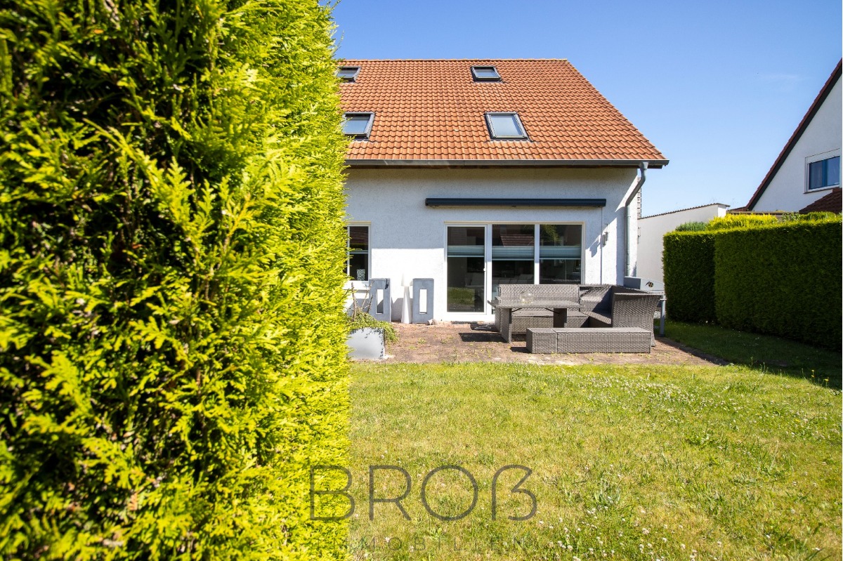 Preis VB! Bezugsfertige u. ebenerdige Gartenwohnung – Energieeffizient, top gepflegt & 2 Stellplätze