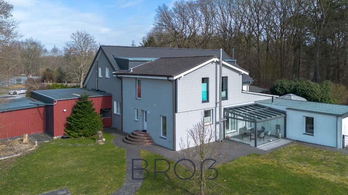 Vervielfältiger 14,2: Modernisiertes Mehrfamilienhaus mit 5 Einheiten, neuem Dach und Wärmepumpe