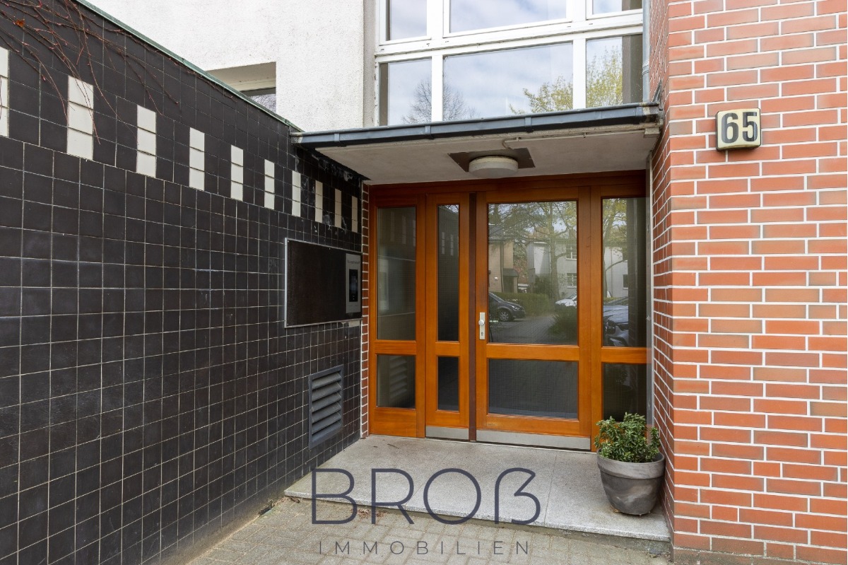 Gepflegte Wohnung im 7. OG mit Weitblick, Aufzug, zwei Zimmern, EBK und Balkon!