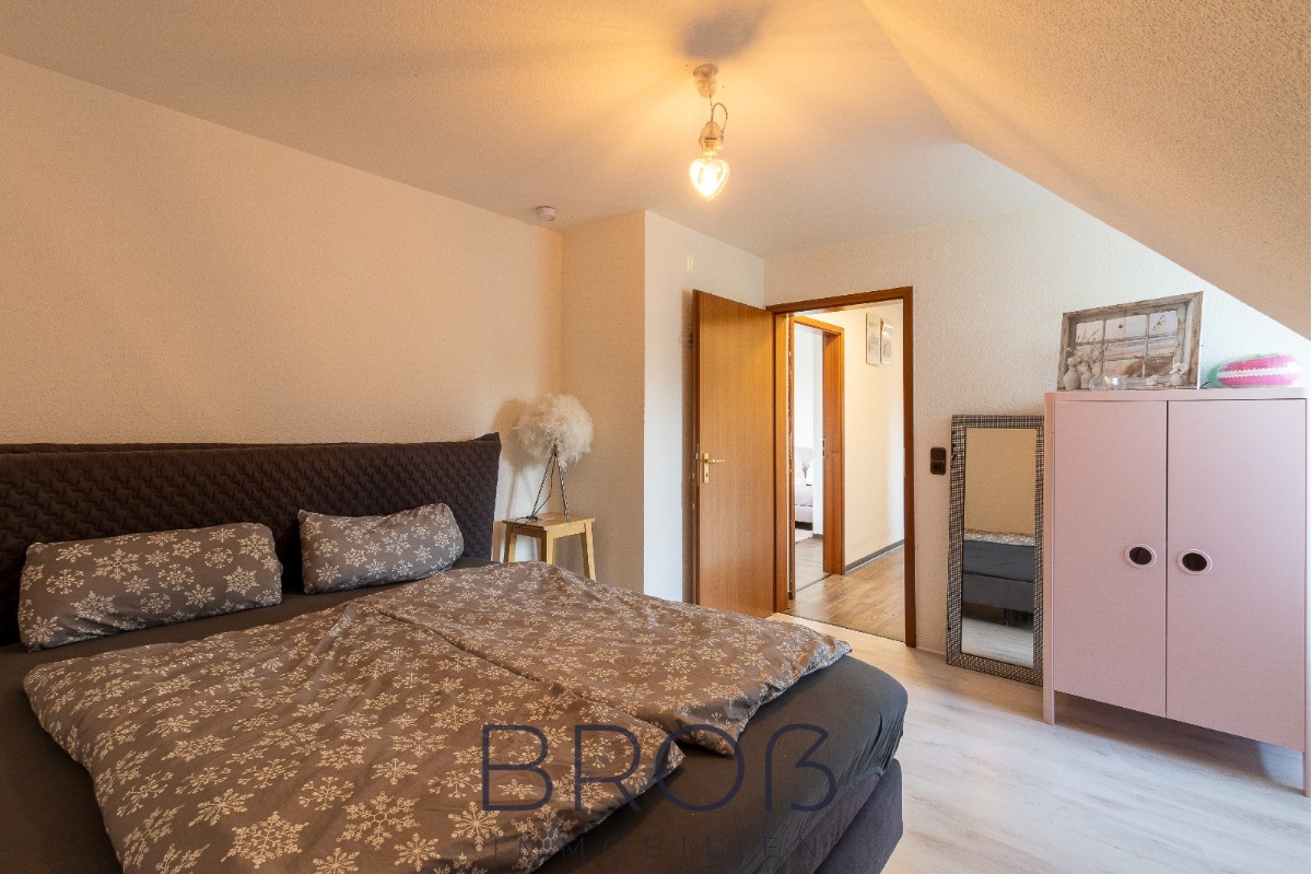 Wohnen auf 135 m² oder mit der Einliegerwohnung die Rate senken - Pelletheizung inklusive!