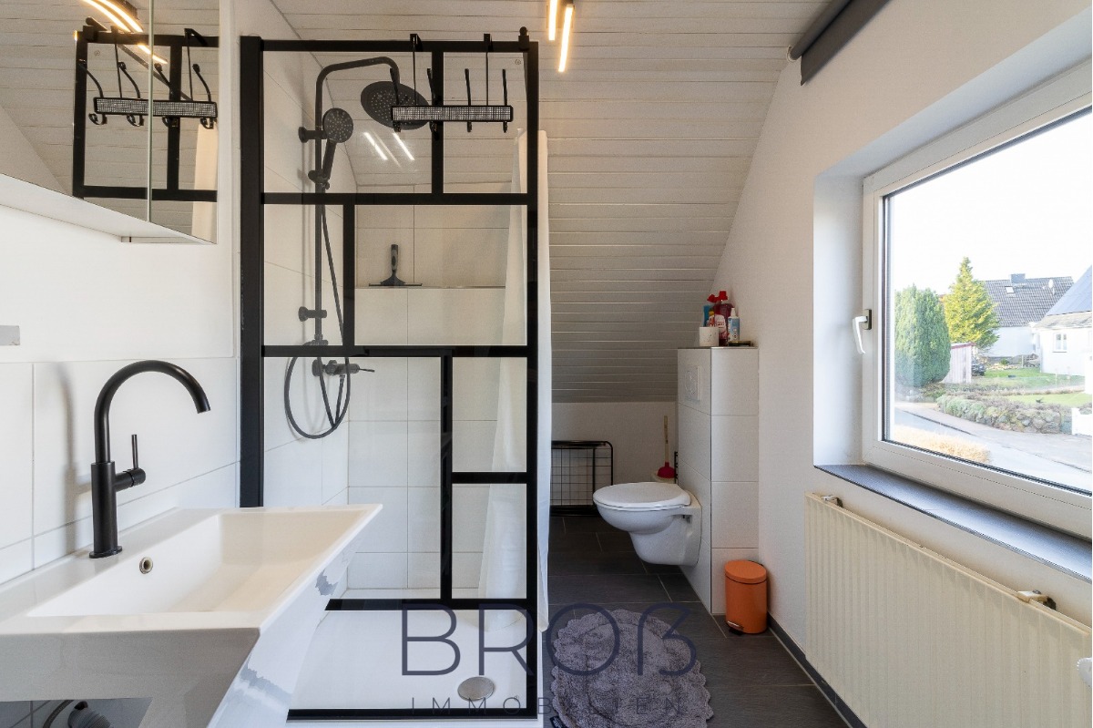 Wohnen auf 135 m² oder mit der Einliegerwohnung die Rate senken - Pelletheizung inklusive!